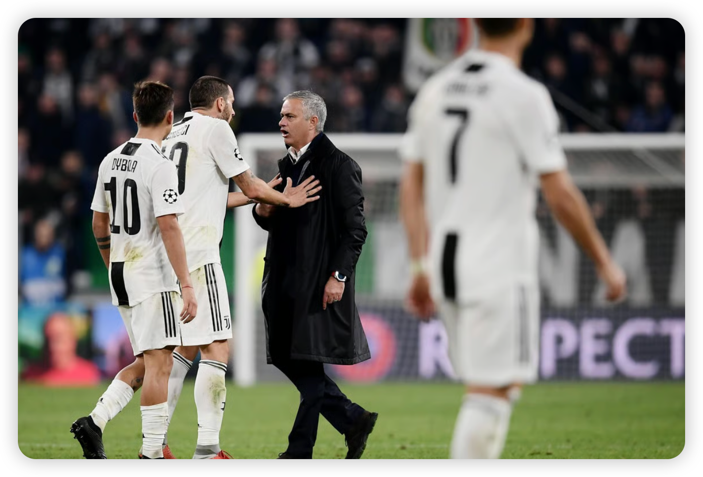 A Tactical Showdown at Old Trafford